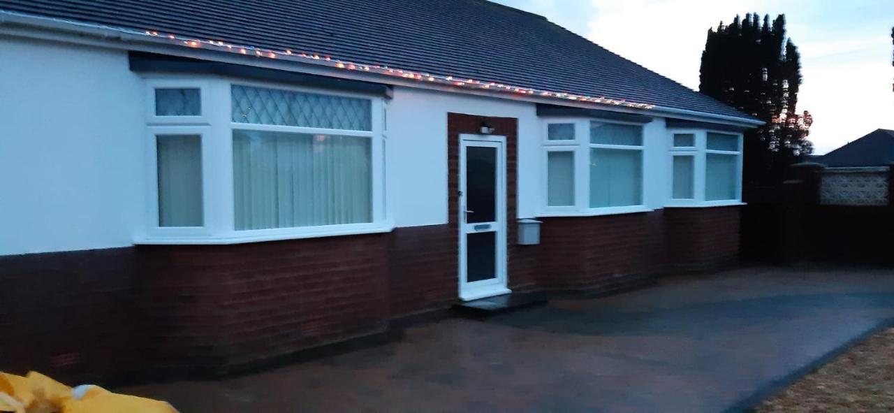 Villa The Hermitage Private Detached Bungalow Rhyl Exterior foto