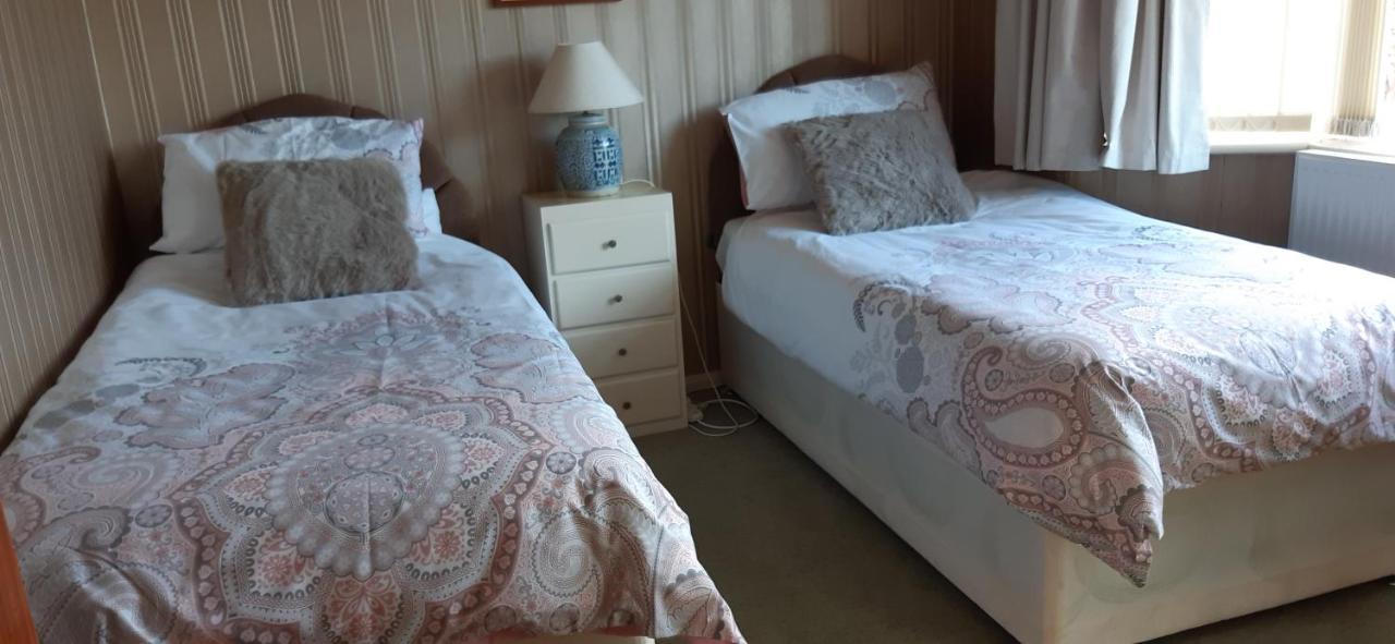Villa The Hermitage Private Detached Bungalow Rhyl Exterior foto