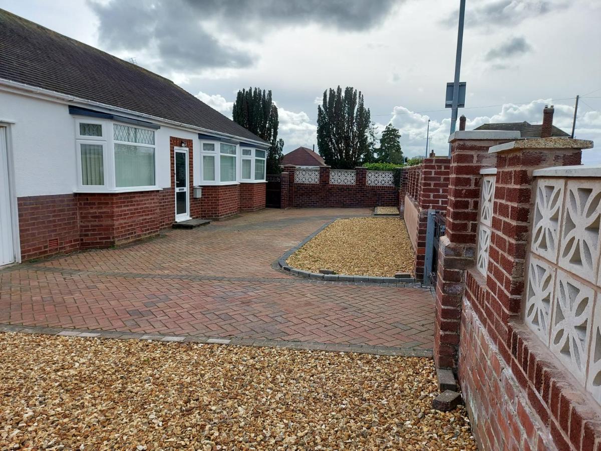 Villa The Hermitage Private Detached Bungalow Rhyl Exterior foto