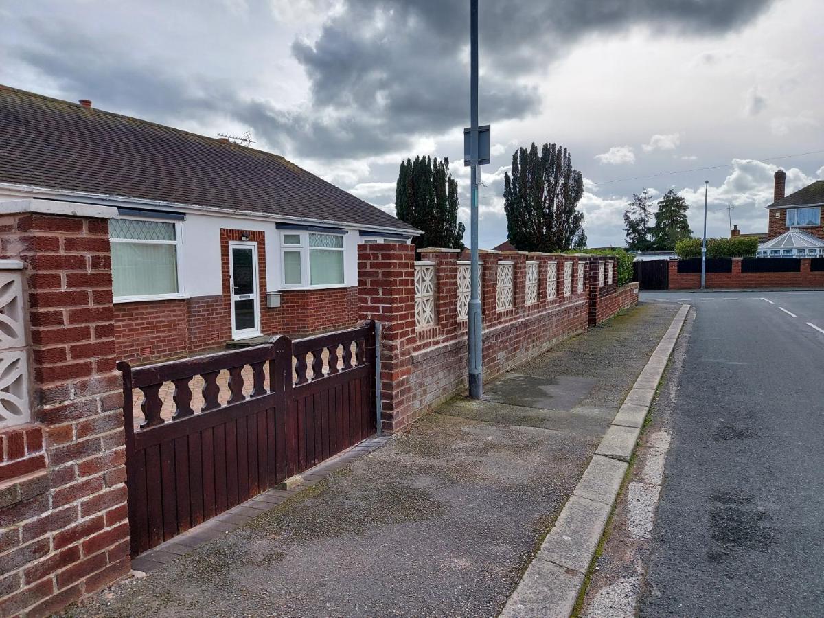 Villa The Hermitage Private Detached Bungalow Rhyl Exterior foto