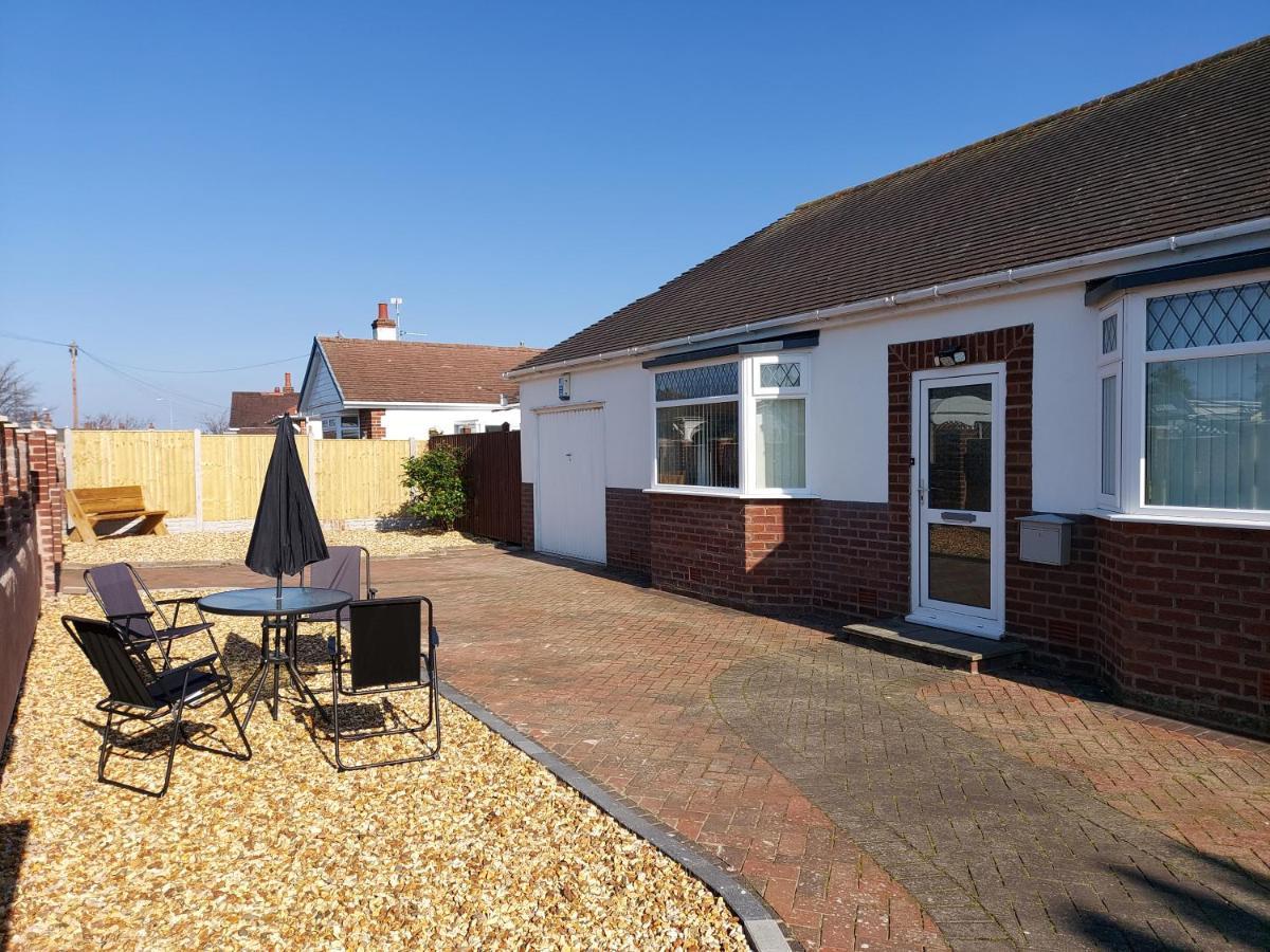 Villa The Hermitage Private Detached Bungalow Rhyl Exterior foto