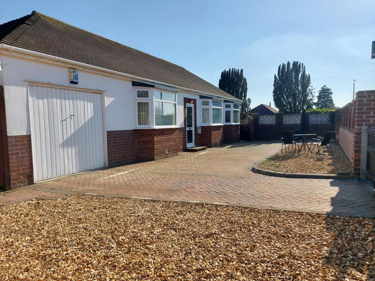 Villa The Hermitage Private Detached Bungalow Rhyl Exterior foto